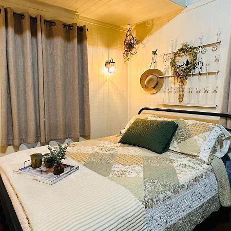 Acorn Hideaways Canton Unwind At Green Gables Suite For Up To 3 エクステリア 写真